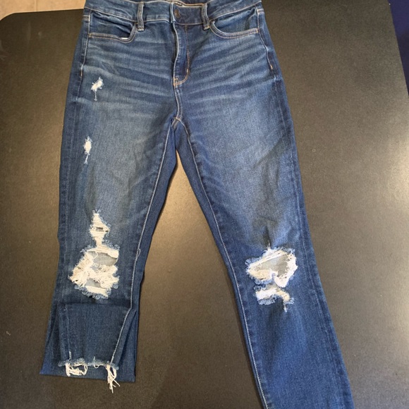 Like new, distressed American eagle jeans - Picture 1 of 2
